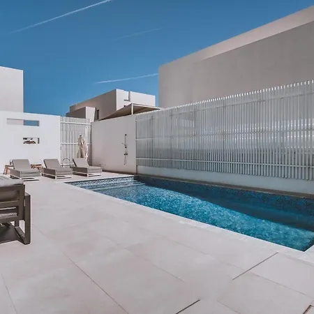 Villa Sunnyvillas: 3br New Villa☆private Pool In Pernera - White Swan *