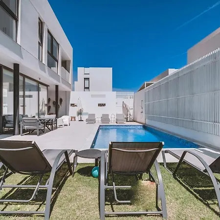 Villa Sunnyvillas: 3br New Villa☆private Pool In Pernera - White Swan