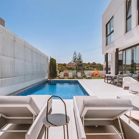 Villa Sunnyvillas: 3br New Villa☆private Pool In Pernera - White Swan *